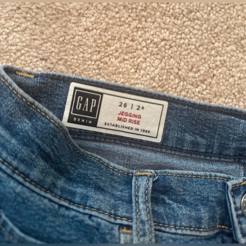 Mid Rise Jeggings - Picture 3 of 3